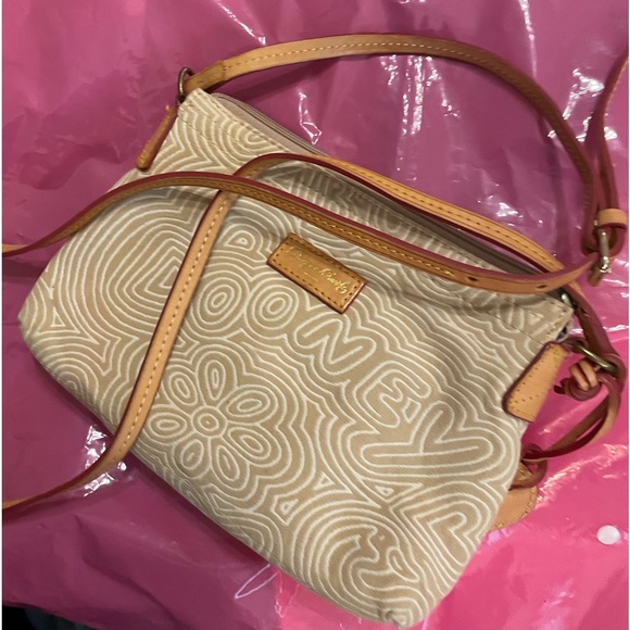 Dooney & Bourke Handbags - Dooney and Bourke vintage fabric crossbody.